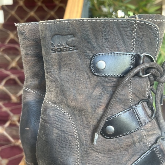 Sorrel Joan of Arc Bootie, brownish tan, size 8. Very Good condition. - Picture 9 of 15